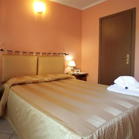 Airport Hotel 2*