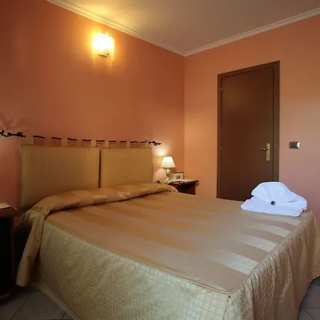 Airport Hotel 2*