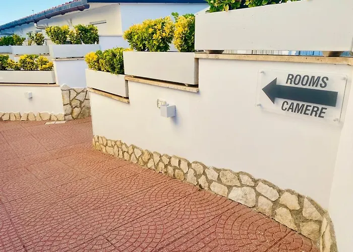 Отель Airport 2*